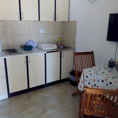 Apartman Leo Necujam Exterior photo